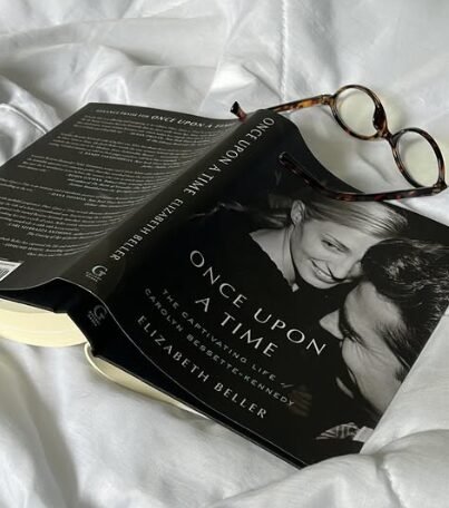 Conheça o livro que inspirou Love Story, série do Disney+