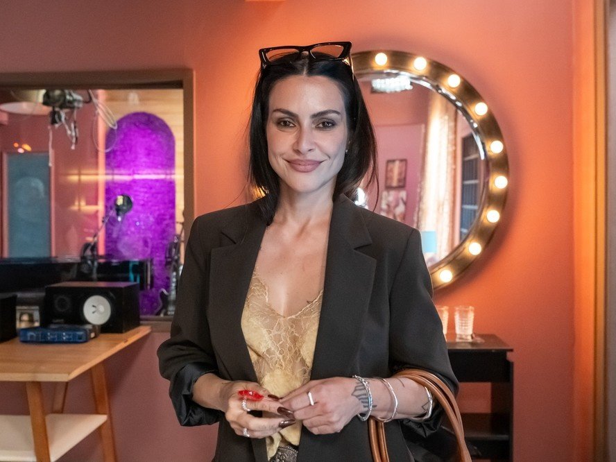 Aos 43 anos, Cleo Pires retorna às novelas da Globo como poderosa empresária musical