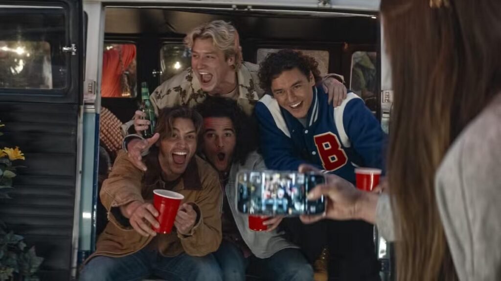 Off Campus estreia no Prime Video, supera gigantes e garante 2ª temporada